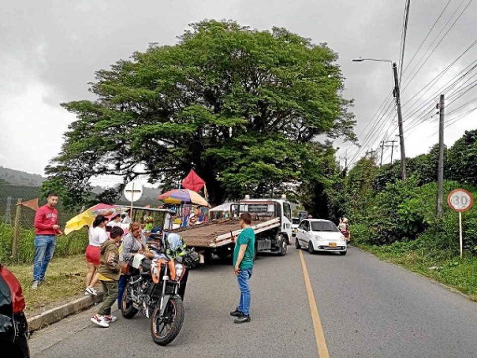 Les echaron la grúa Foto | LA PATRIA