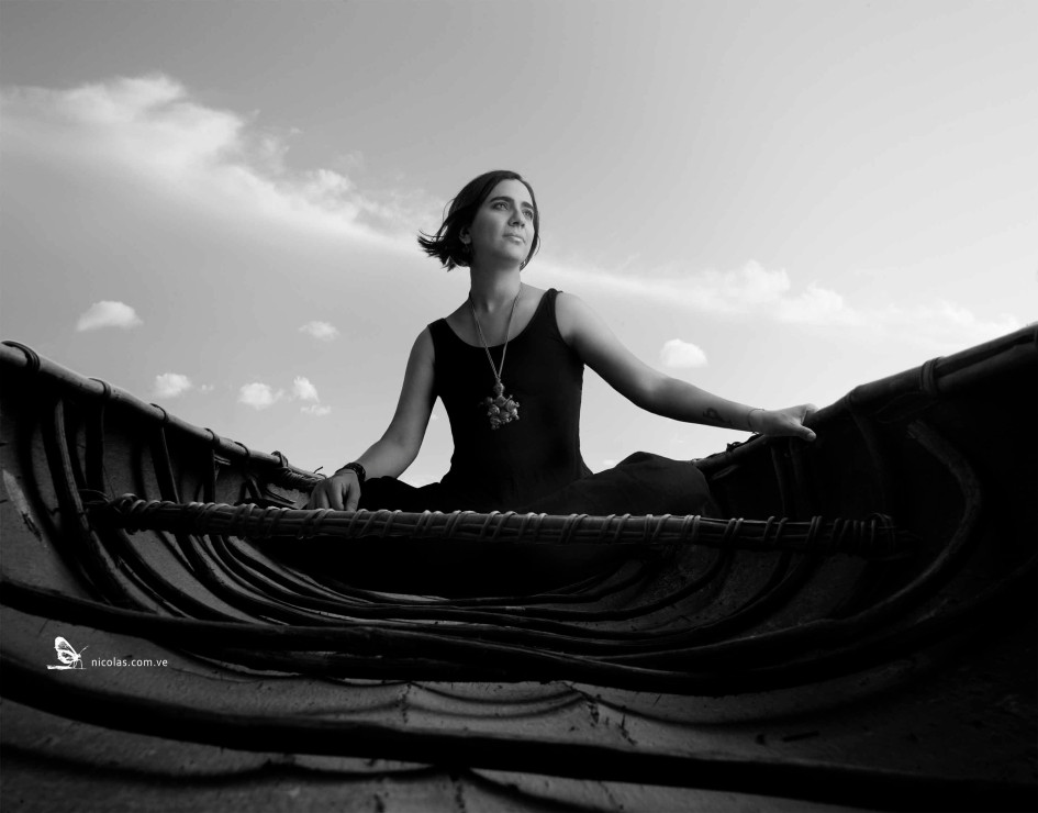 Marta Gómez, artista de música colombiana, que se presentará esta noche en el Teatro Los Fundadores.