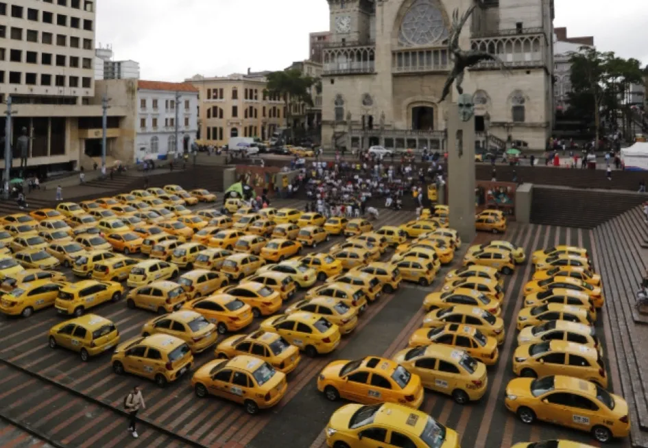 Hoy habrá marcha de taxistas.
