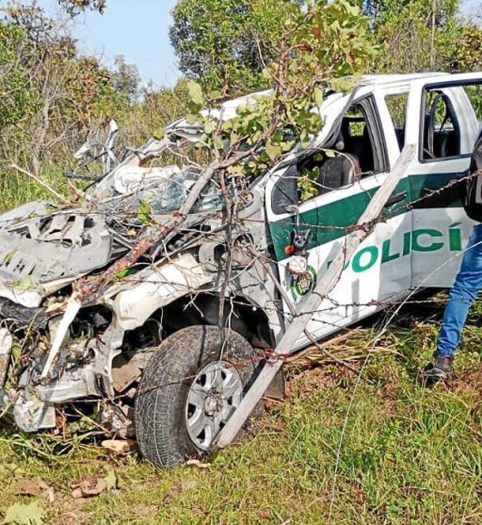 Foto / @Buritica_news / LA PATRIA  El ataque se presentó en la vía de fuente de Oro a Puerto Lleras sur del Meta. 