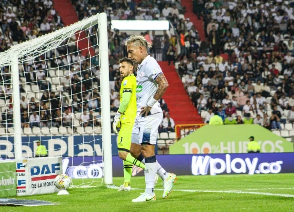 Los lamentos de Dayro Moreno, goleador del Once Caldas, tras empatar con La Equidad. El delantero lleva tres partido sin marcar.