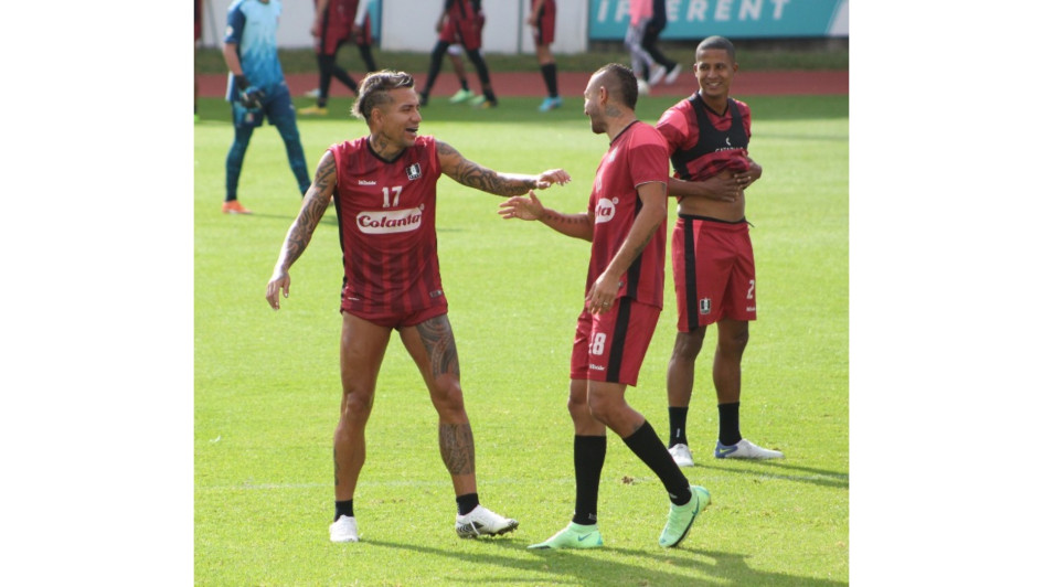 Dayro Moreno (izquierda en la foto) buscará seguir ampliando su racha goleadora ante La Equidad. Actualmente está a 11 goles de igualar a otro ídolo blanco, Sergio Galván, como máximo goleador histórico del Fútbol Profesional Colombiano.