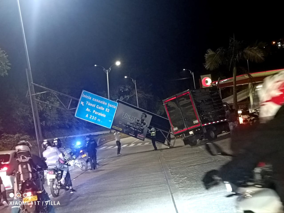 El accidente ocurrió cerca del concesionario Audi, en el descenso hacia Aguas de Manizales. No hubo heridos.