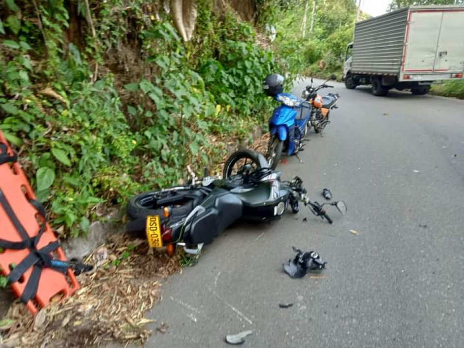 Sitio del accidente en la vía Samaná-Victoria, en el oriente de Caldas. 