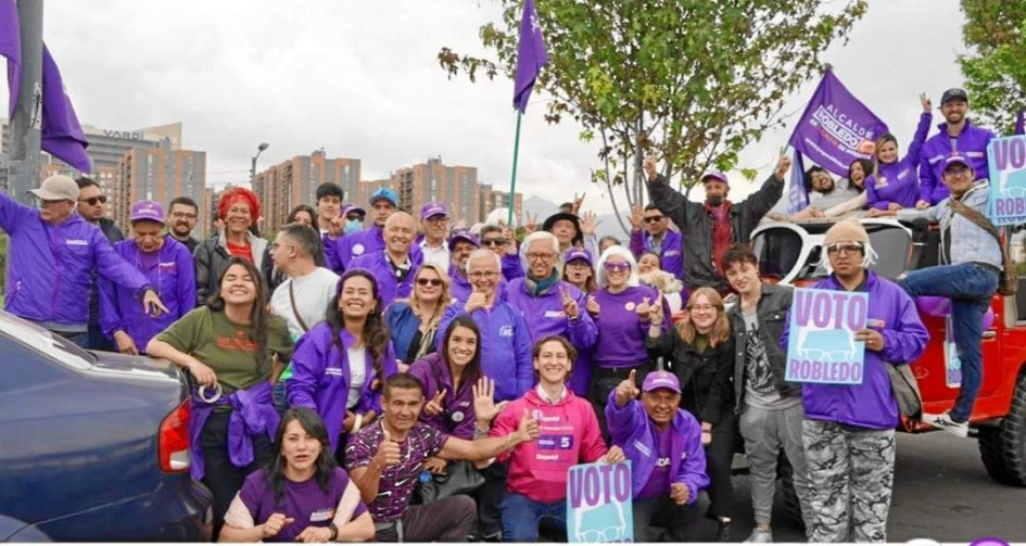 Foto | Tomada del IG @jorge_enrique_robledo | LA PATRIA El exsenador Jorge Robledo cerró su campaña con una caravana por la capital del país.