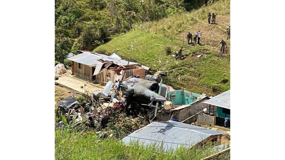 El helicóptero MI-17 EJC 3378 se encontraba realizando operaciones militares de abastecimiento y transporte de personal. Los heridos fueron hospitalizados.
