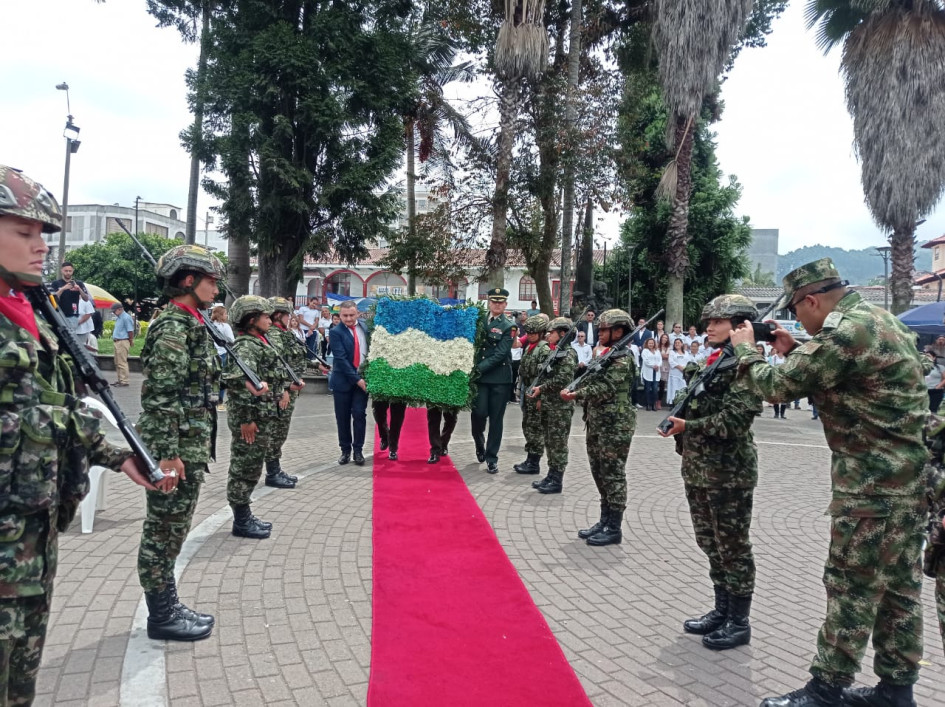 Por el inicio del cumpleaños 171 de Villamaría ayer se realizó la parada militar en homenaje a los fundadores del municipio.