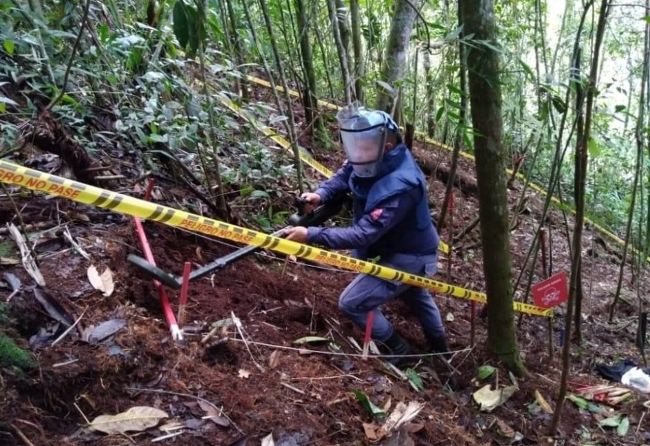 Labor de destrucción reciente de una mina en Samaná.
