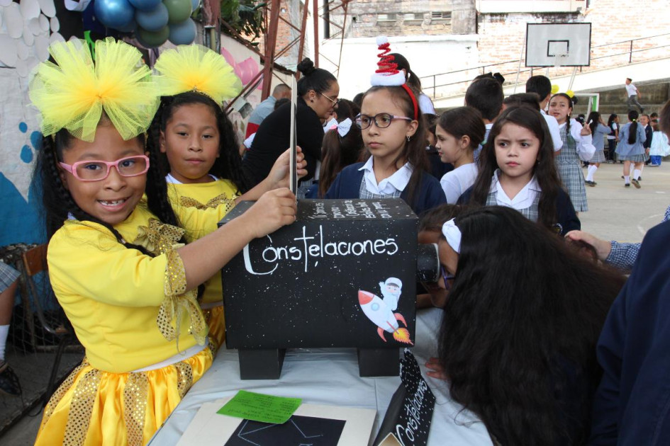 Los estudiantes compartieron con los asistentes sus proyectos.