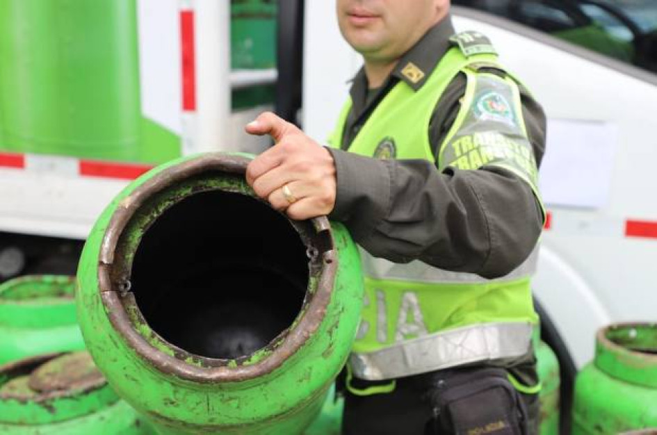 18 de las 36 pipas, de acuerdo con el informe policial, fueron modificadas en su interior como tipo caleta de doble fondo.