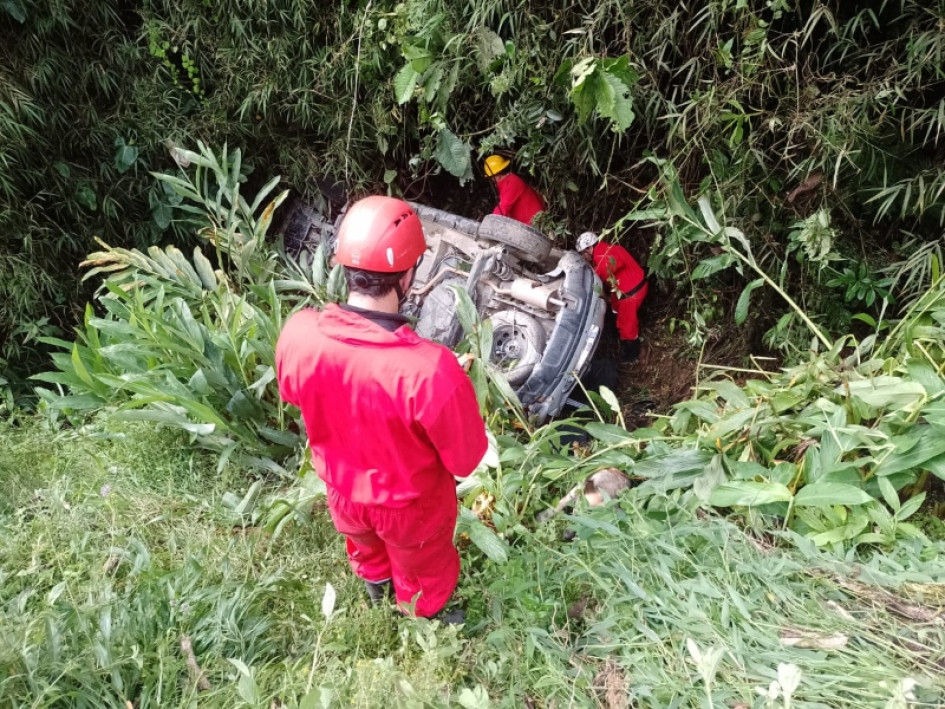 Vehículo rodó en la vía Pácora-Salamina: cuatro personas lesionadas