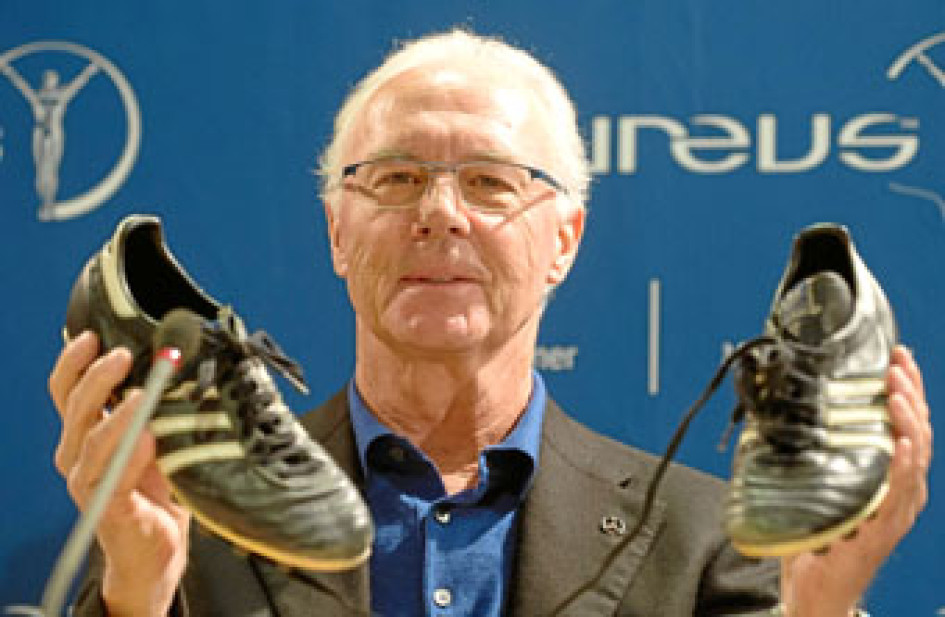 El exjugador y exentrenador alemán Franz Beckenbauer murió ayer a los 78 años de edad, informó su familia.