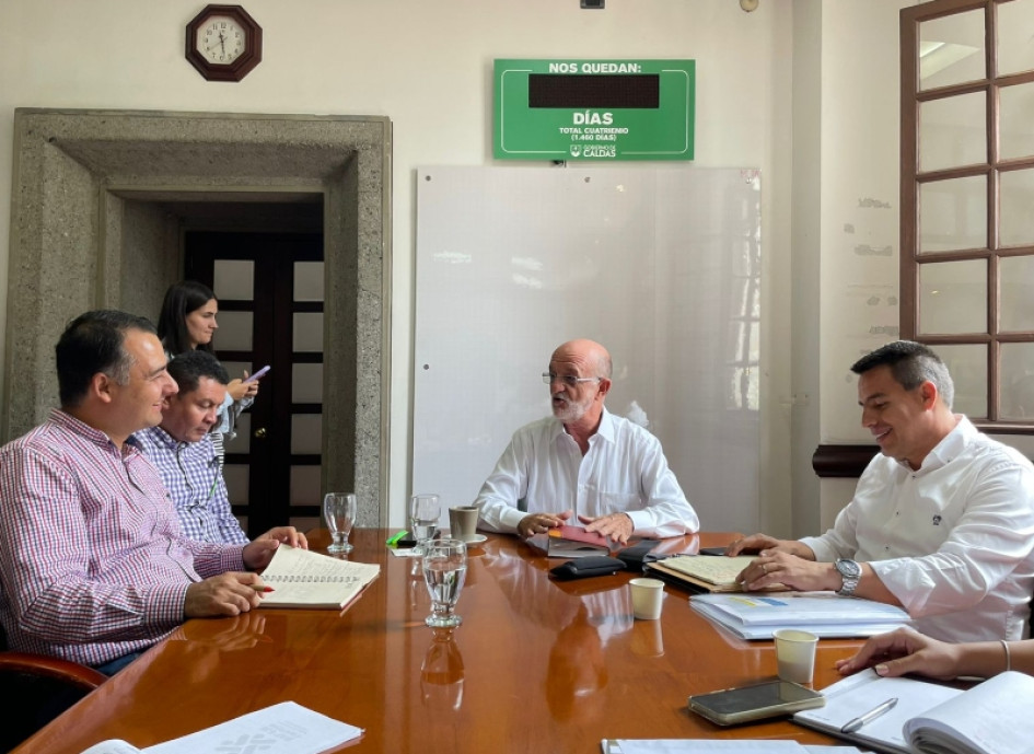 En la Gobernación de Caldas se cumplió la reunión para buscar alternativas que permitan tener una segunda vía de acceso a Villamaría.
