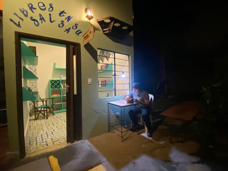 La entrada a Bambo-Leo Libros en su salsa.