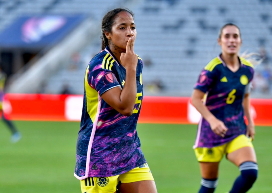 La delantera Manuela Pavi celebra uno de sus dos goles ante Panamá en el debut de la Copa de Oro.