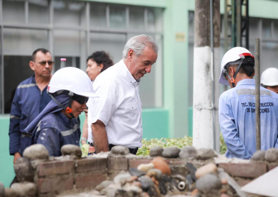 Jorge Eduardo Londoño, director nacional del Sena, durante su visita al Centro Agroempresarial de La Dorada.