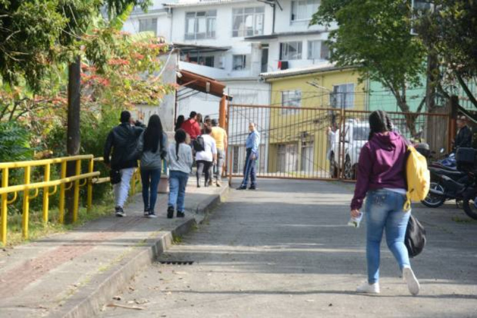 En el colegio Inem, de Manizales, también padecen por la falta de nombramientos de docentes.