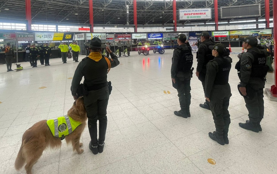 La Policía Metropolitana de Manizales presentó en la Terminal de Transportes el plan de seguridad para la Semana Santa en la ciudad.