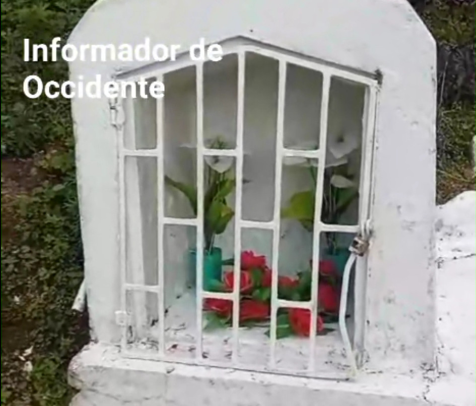 Esta es la gruta vandalizada en Anserma (Caldas). Los delincuentes se llevaron la imagen de la Virgen.