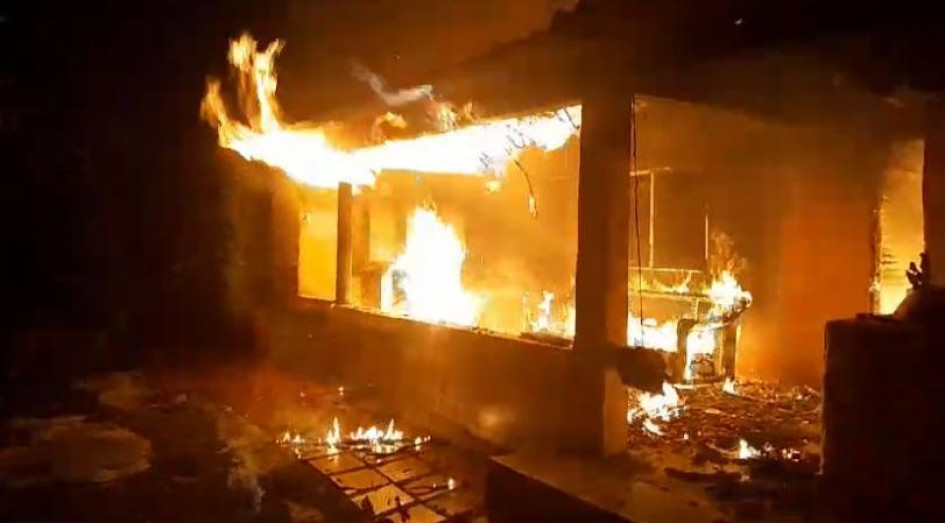 Incendio anoche en vivienda de vereda La Cuba, de Neira. 