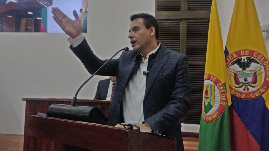 Jorge Eduardo Rojas, alcalde de Manizales, instala el periodo de sesiones extras en el Concejo de la ciudad.