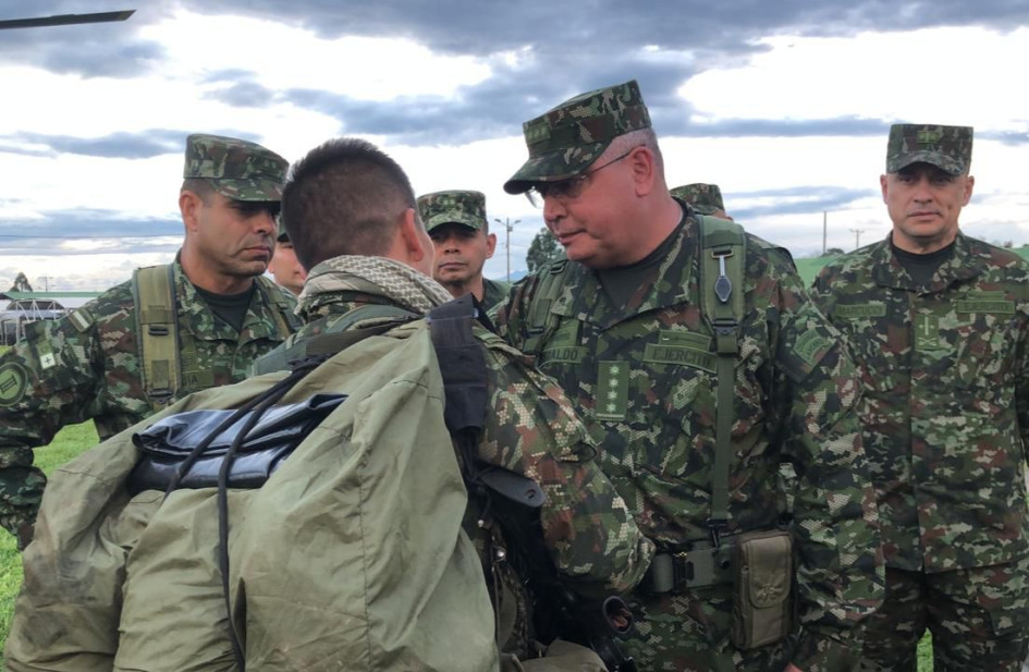 El comandante de las Fuerzas Militares, general Helder Giraldo, recibió a la tropa en Popayán.