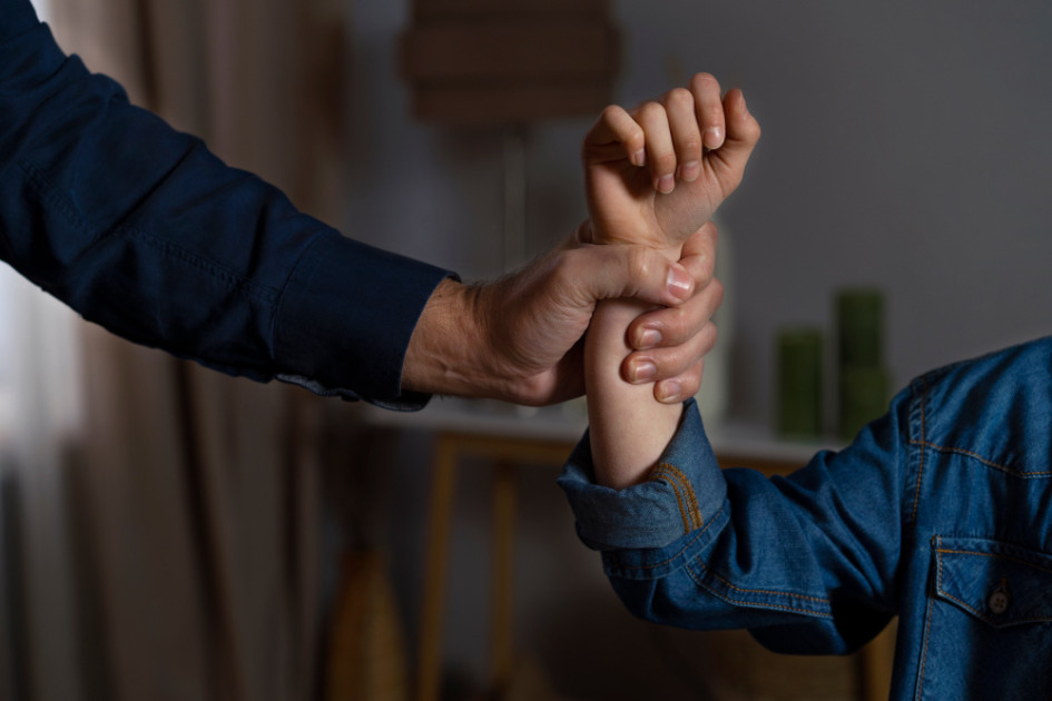 El acto sexual violento contempla penas de prisión de 8 a 16 años.