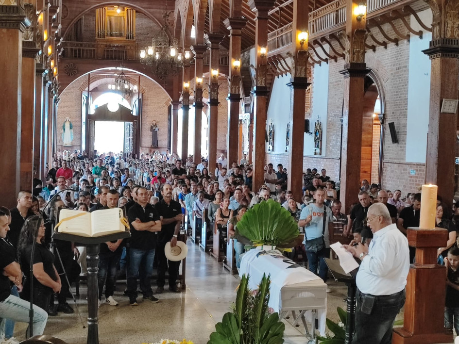 En la parroquia San Sebastián se efectuó la misa.