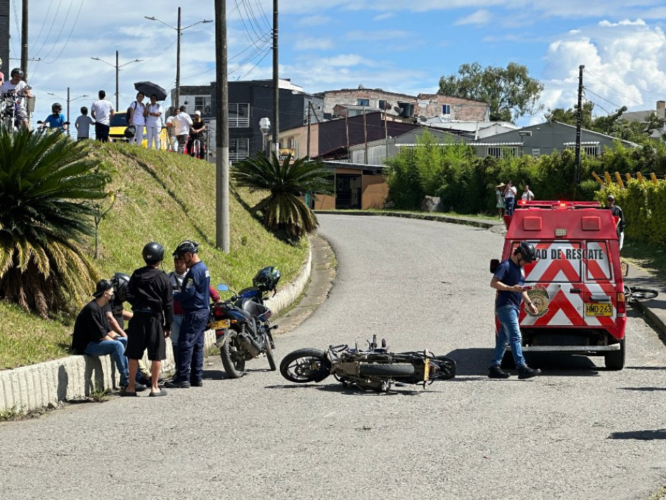 Choque de dos motos en Anserma (Caldas)