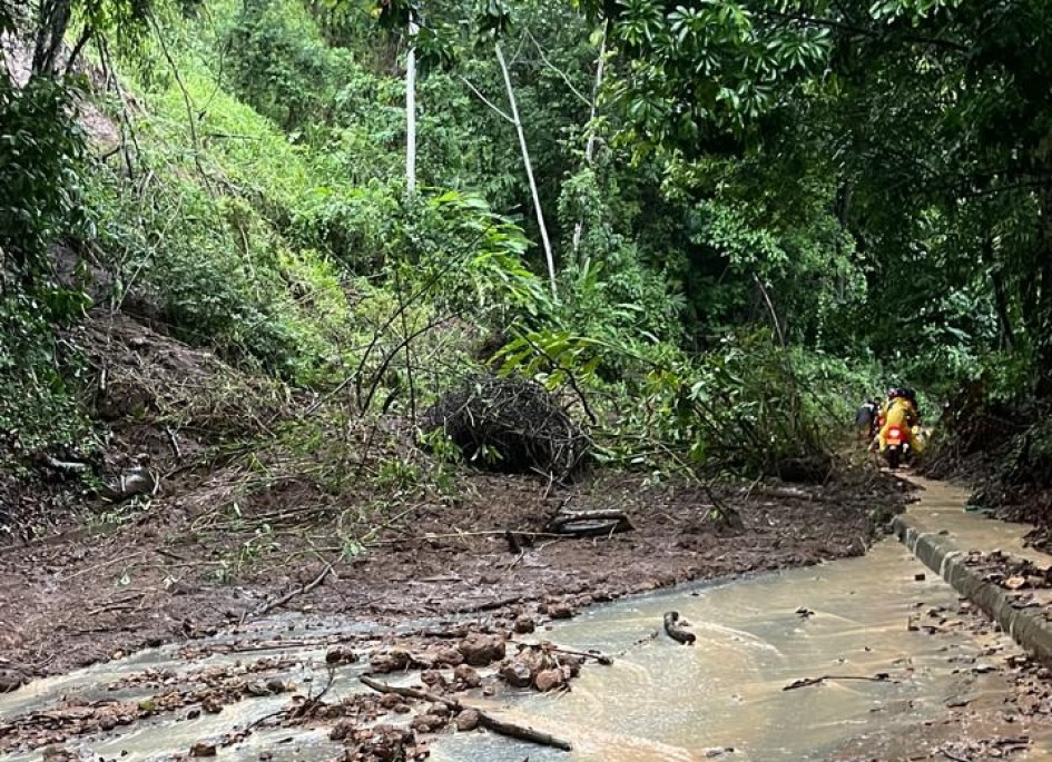 Este es el derrumbe que cerró el paso entre Arauca y La Rochela, en Caldas.