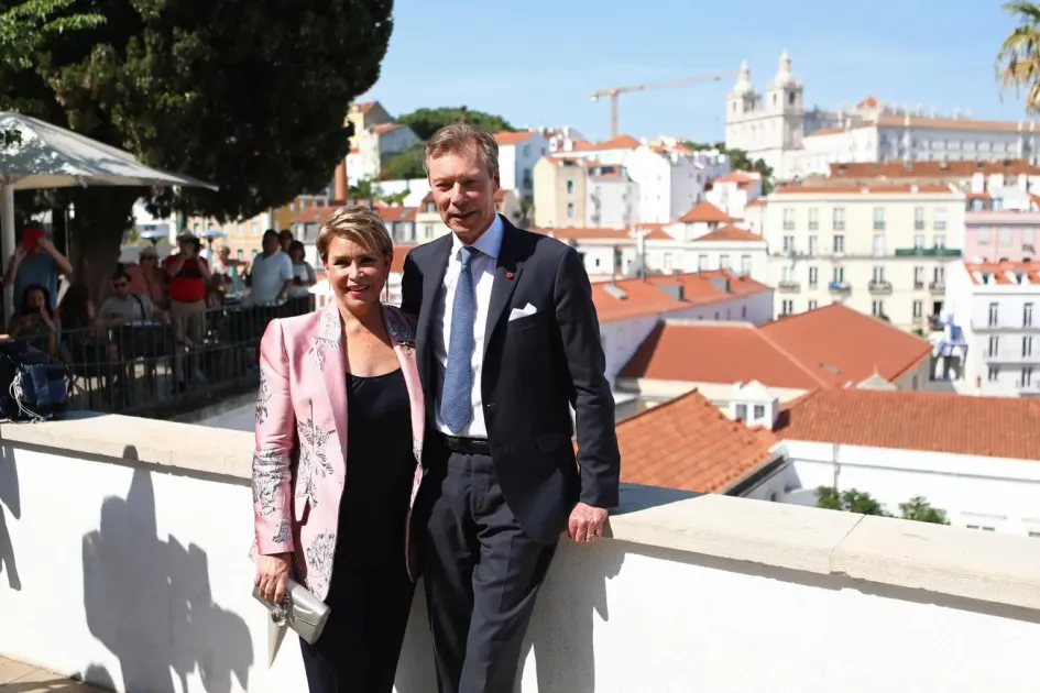 El gran duque Enrique de Luxemburgo y su mujer, María Teresa, en una foto de archivo en Lisboa en agosto del 2022.