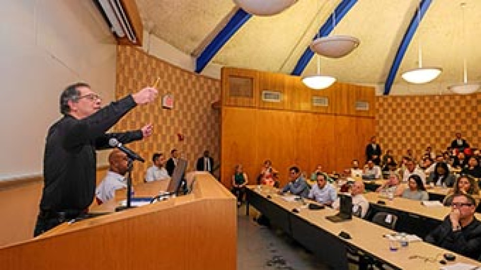 Foto | @infopresidencia | LA PATRIA  El evento académico al que estaba invitado Gustavo Petro comenzó con una hora de retraso, como ocurrió el día antes en otro acto en la ONU.