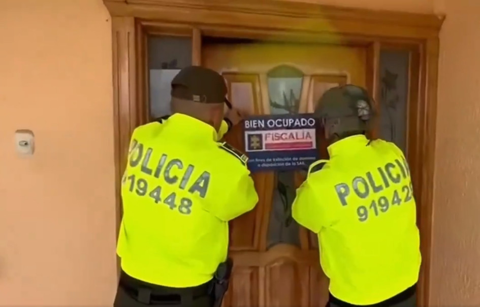 Entre las propiedades se encontraron 12 inmuebles rurales y 15 urbanos, 15 vehículos y dos establecimientos de comercio.