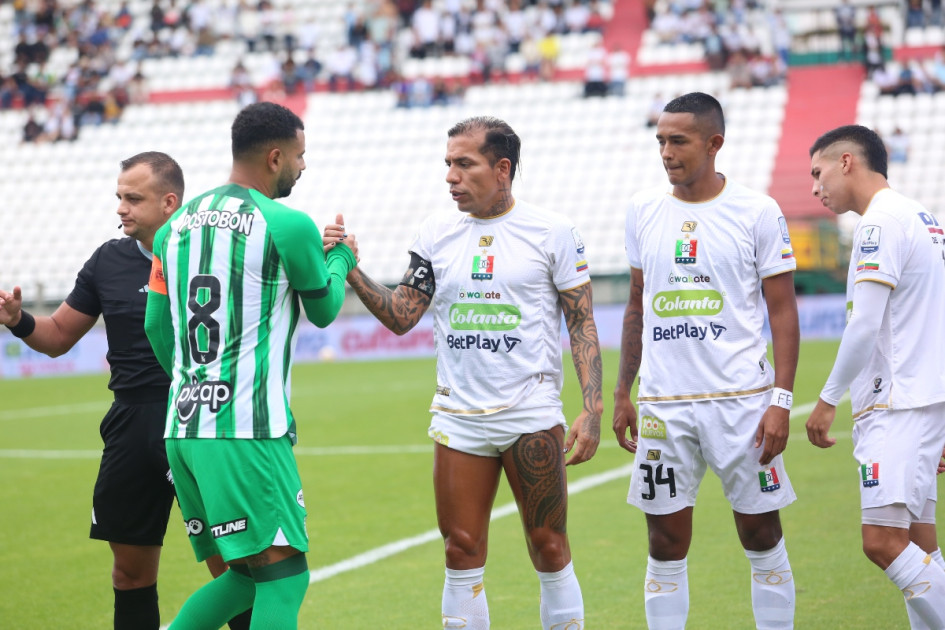 Edwin Cardona, reciente incorporación de Atlético Nacional, es el actual goleador de la Liga 2024-2, con tres anotaciones. Por el Once Caldas han anotado Mateo García (der.) y Michael Barrios.