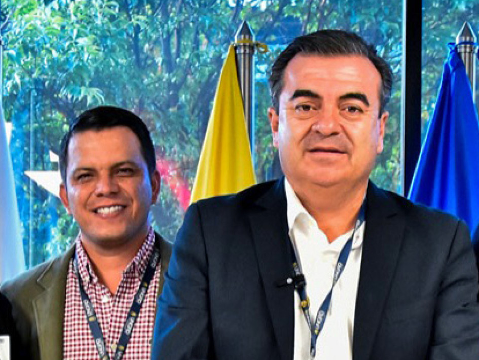 el exsubdirector de la UNGRD, Esneyder Pinilla. A la derecha, Olmedo López, exdirector del ente.