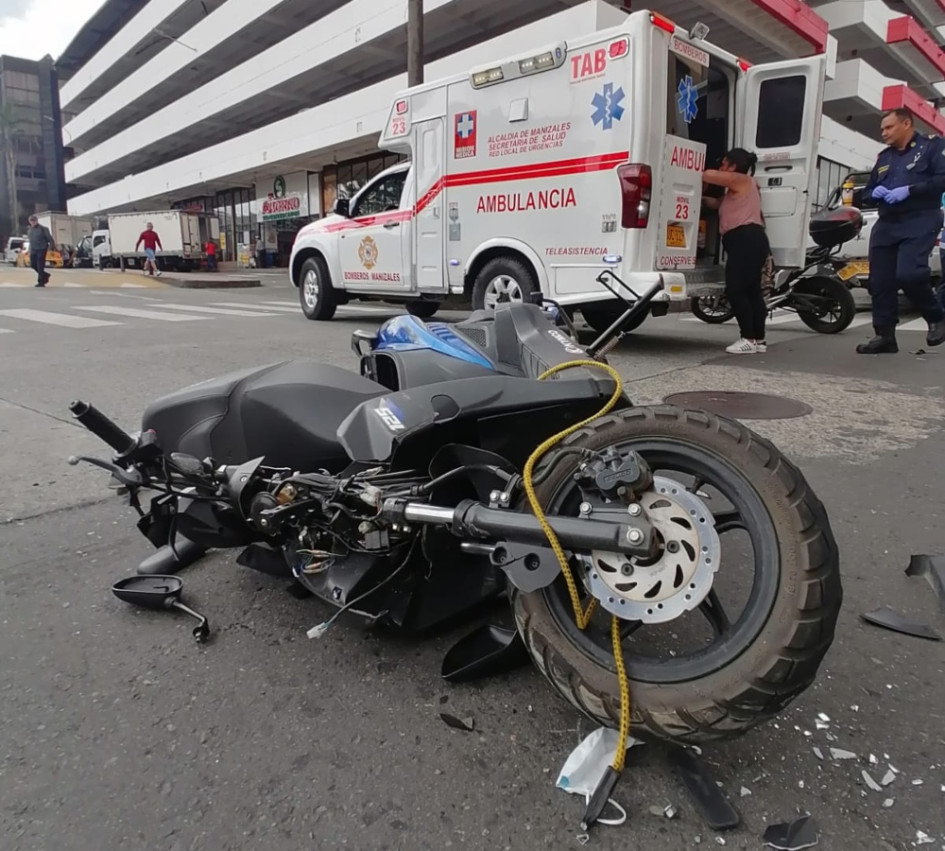 Accidente en la carrera 20 con calle 28, en el centro de Manizales.