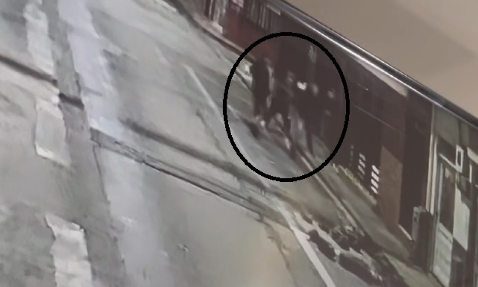 Cámaras de seguridad privadas captaron el momento del ataque al ciudadano.