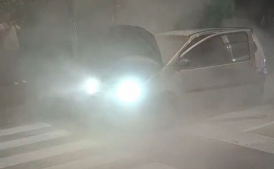 El incendio del vehículo ocurrió en la avenida Santander con calle 63. 