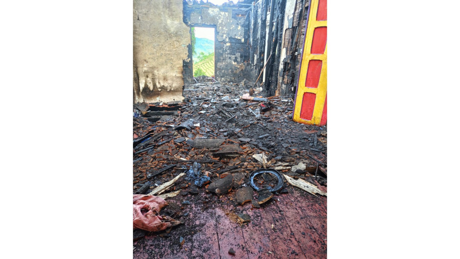 Ocho personas perdieron todas sus pertenencias luego de que se incendió la finca La Argelia de Belalcázar (Caldas).