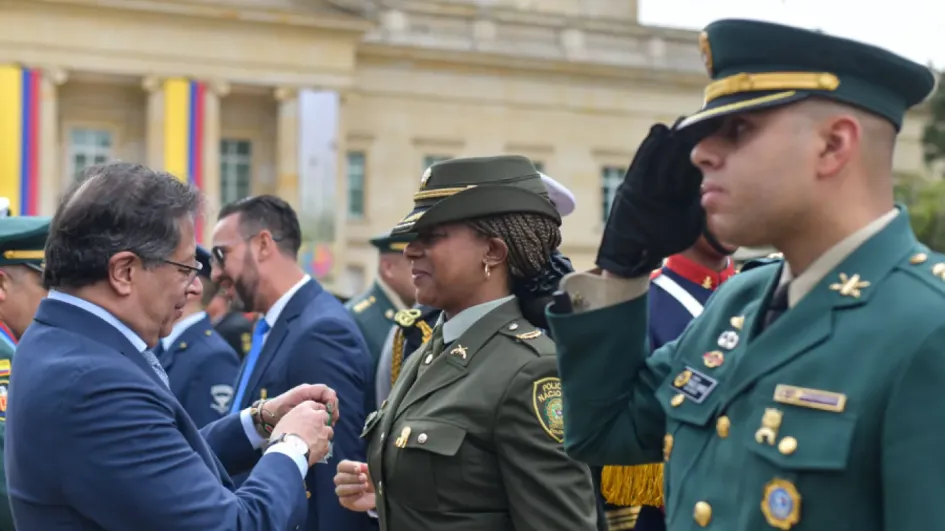 La ceremonia de condecoraciones se dio a propósito del 93.º aniversario de la Casa Militar en el Palacio de Nariño.
