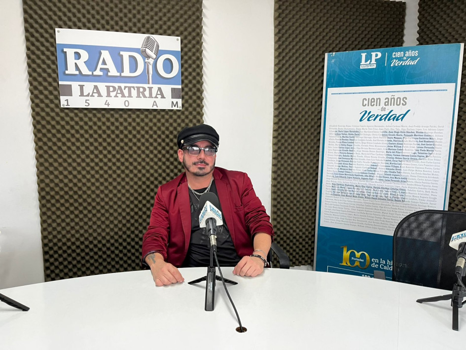 Cantautor manizaleño Allex Henao.  