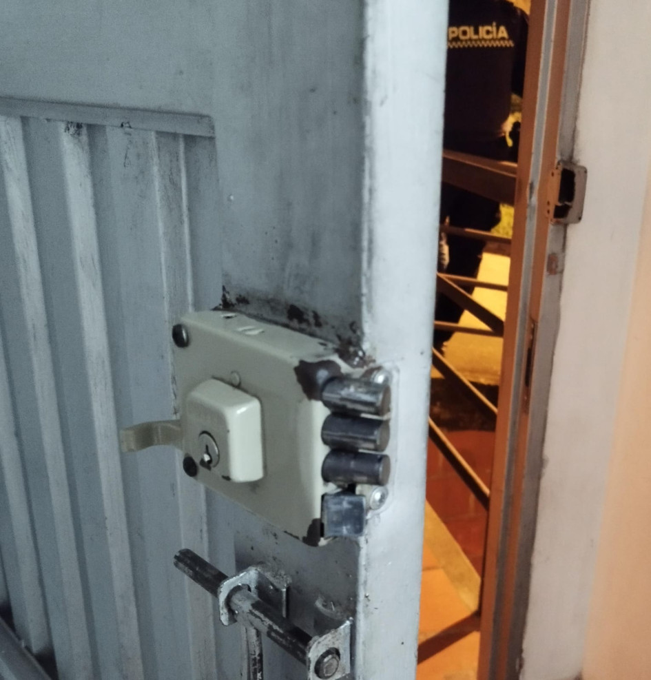 Así encontró la chapa de su casa la persona afectada.