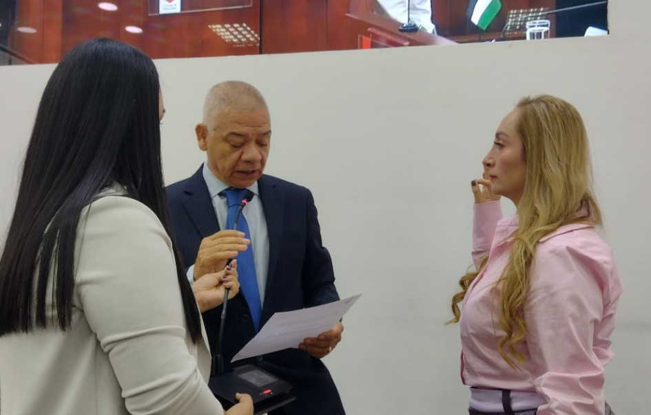 El presidente del Concejo, Luis Gonzalo Valencia, posesionó este miércoles a Claudia Marcela García Charry como secretaria de la Corporación.