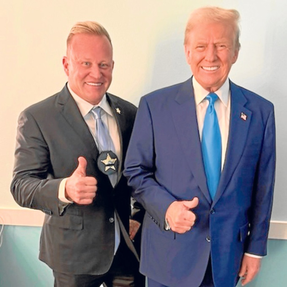 Foto | @Newlinlaw | LA PATRIA  Daniel Newlin fue nominado por Donald Turmp para ser el embajador en Colombia.