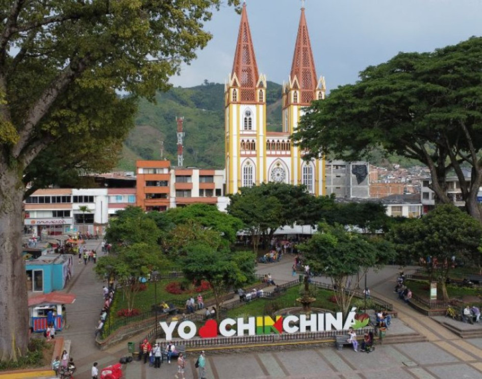 Chinchiná recibirá la Navidad con el tradicional concierto Bienvenida Navidad que llega a su cuarta edición. La velada es este viernes por la noche al frente del atrio de la Basílica Nuestra Señora de las Mercedes. Organizado por el notario primero de Manizales, Jorge Noel Osorio.