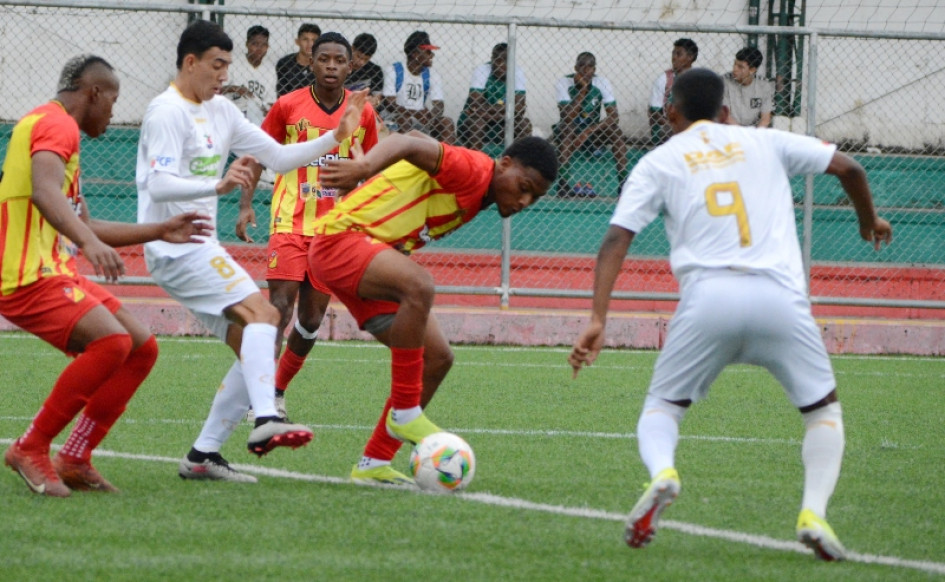 Once Caldas A y B, Deportivo Pereira y Academia Olimpia Pinturas Pabón juegan las semifinales de la Copa LA PATRIA.