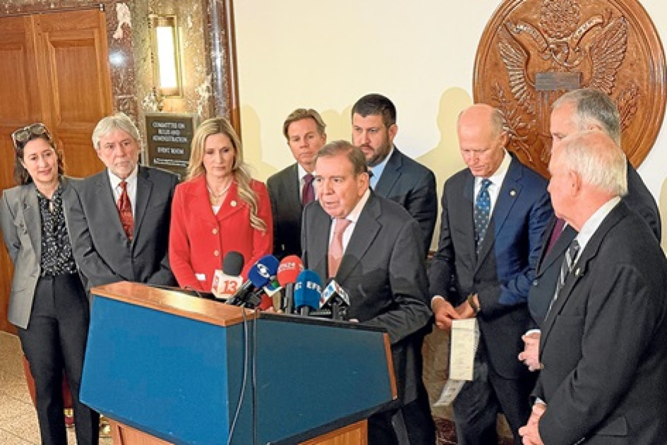 Foto | EFE | LA PATRIA El líder opositor venezolano Edmundo González Urrutia se reunió ayer con senadores estadounidenses, en el Congreso en Washington (EE.UU.), y anunció que su yerno fue secuestrado por el oficialismo en Caracas.