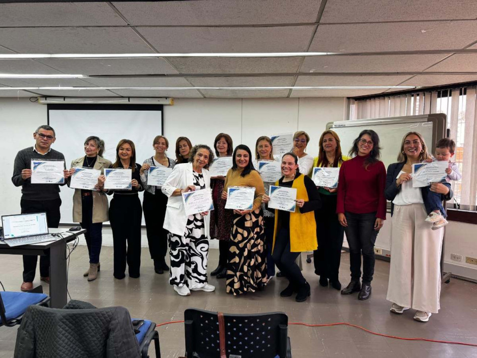 Representantes de los ocho colegios de Manizales recibieron el reconocimiento. 