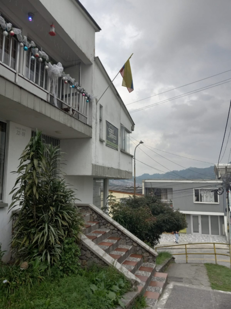 Foto | Cortesía | LA PATRIA  Este es el hostal Casa Blanca ubicado en la calle 55 #22-08.
