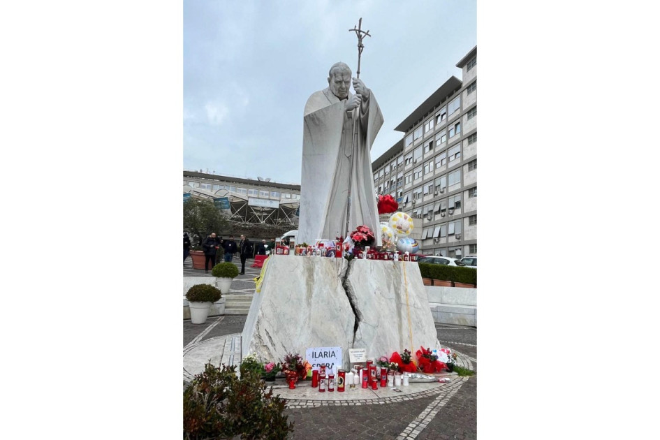 altar para el papa Francisco